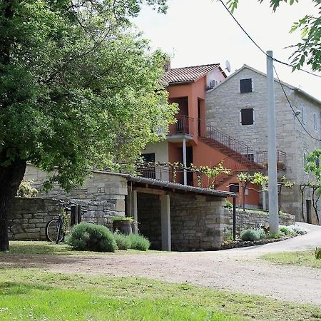 Apartments Mestri Ґрожнян Екстер'єр фото