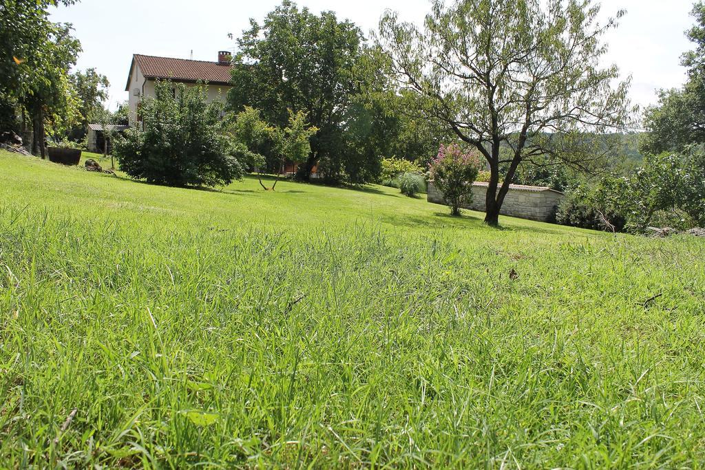Apartments Mestri Ґрожнян Екстер'єр фото