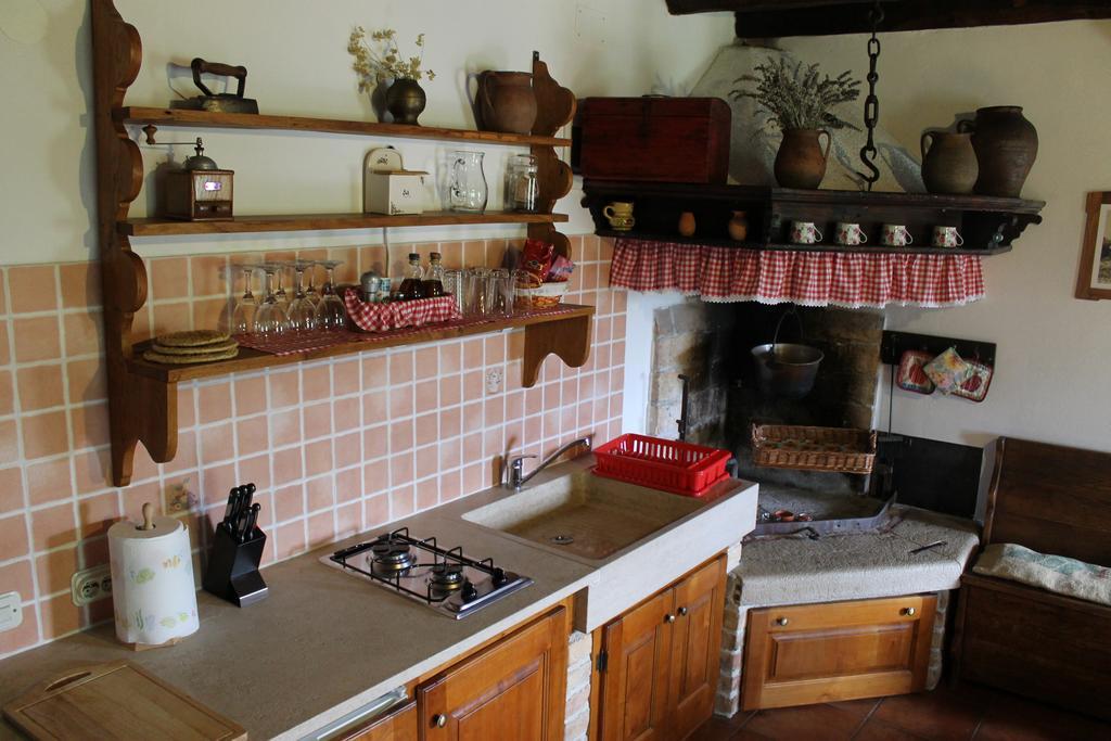 Apartments Mestri Ґрожнян Номер фото