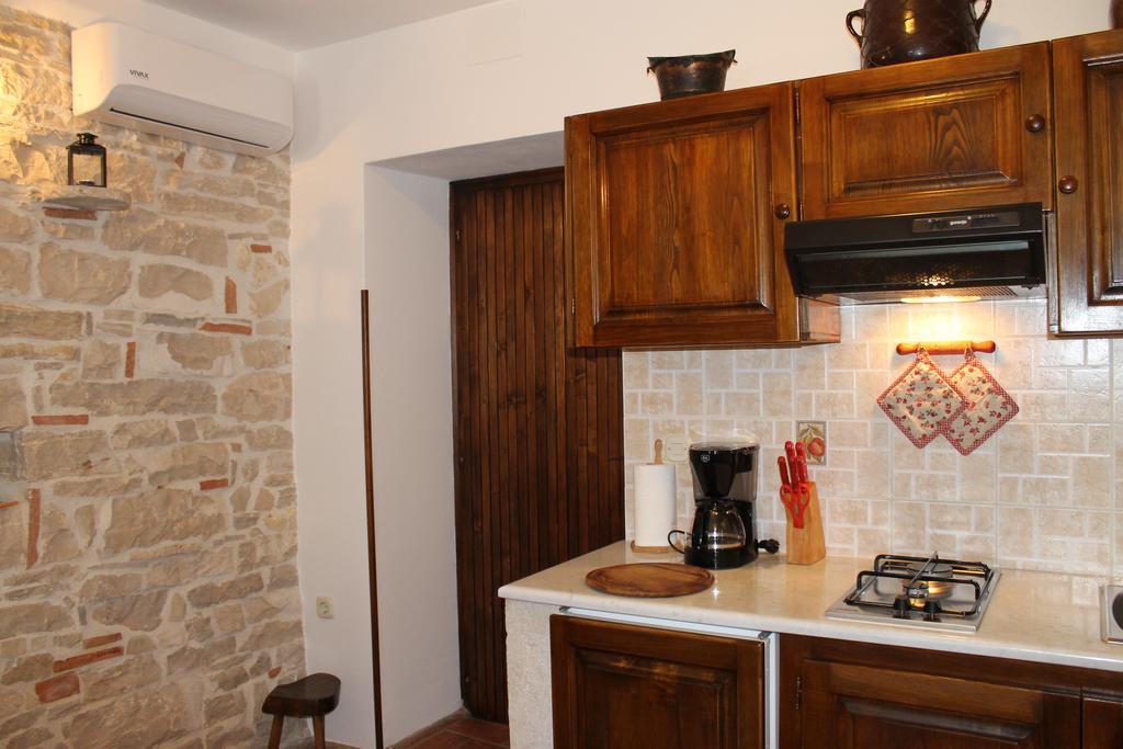 Apartments Mestri Ґрожнян Екстер'єр фото