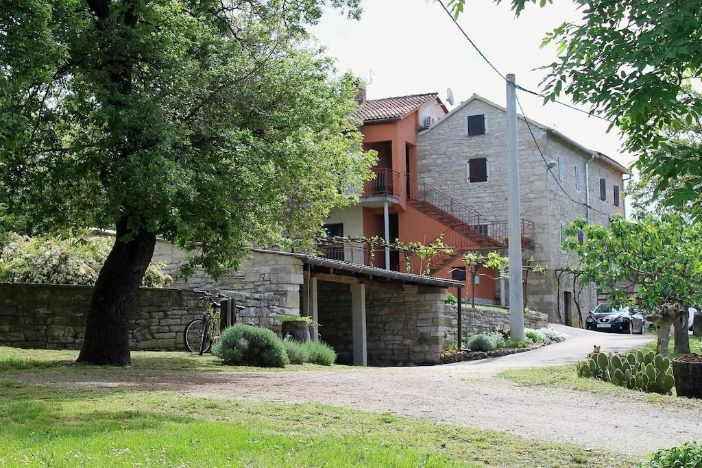 Apartments Mestri Ґрожнян Екстер'єр фото